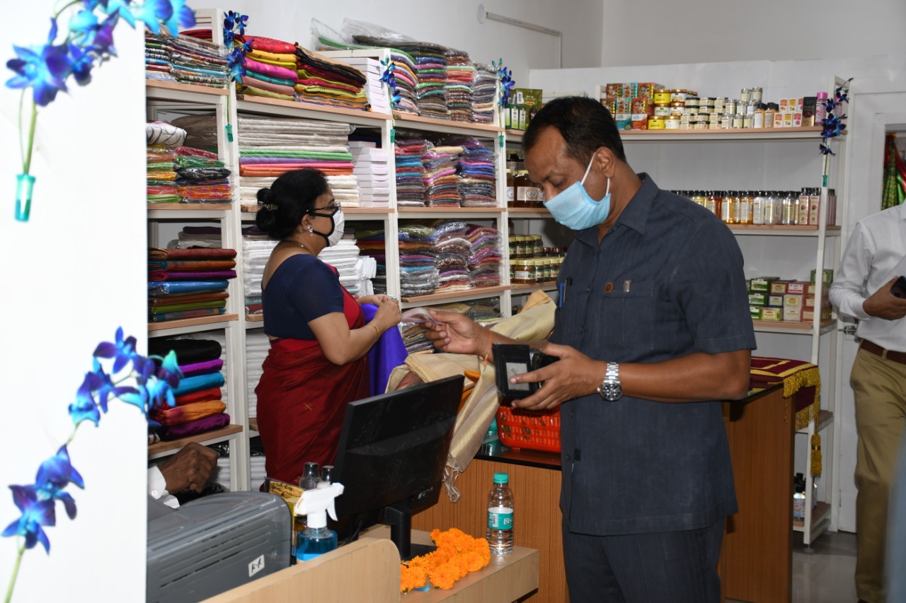 KVIC | Opens Outlet In SPG Complex – KRC TIMES