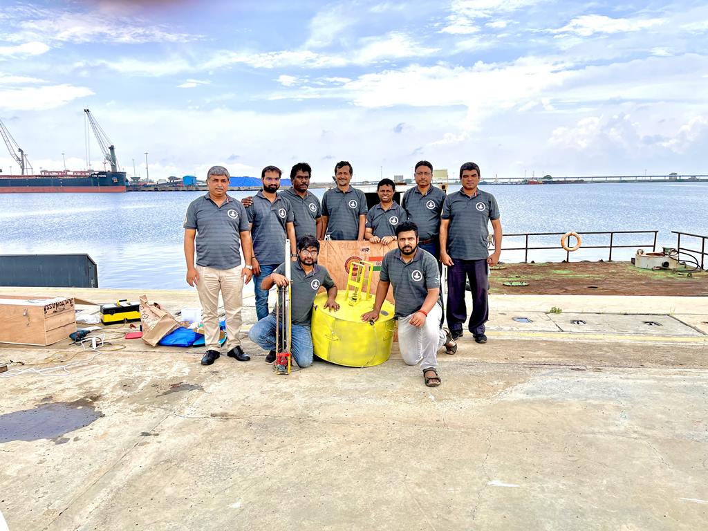 IIT Madras Researchers Develop & Deploy An Ocean Wave Energy Converter ...